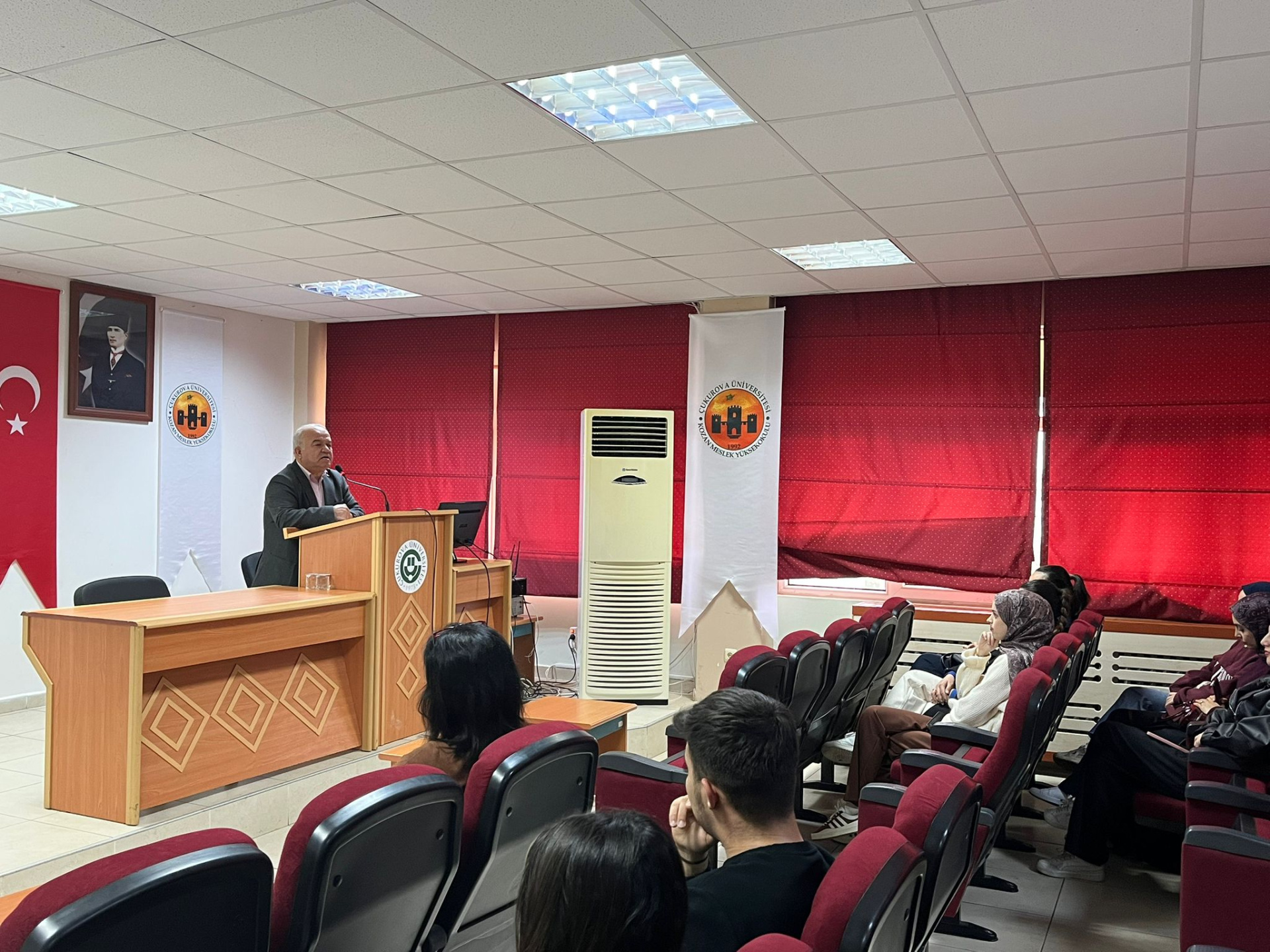 Yönetici Asistanlığının Geleceği ve Profesyonel Ofis Yönetimi Konulu Mesleki Gelişim Seminerimiz Gerçekleştirildi