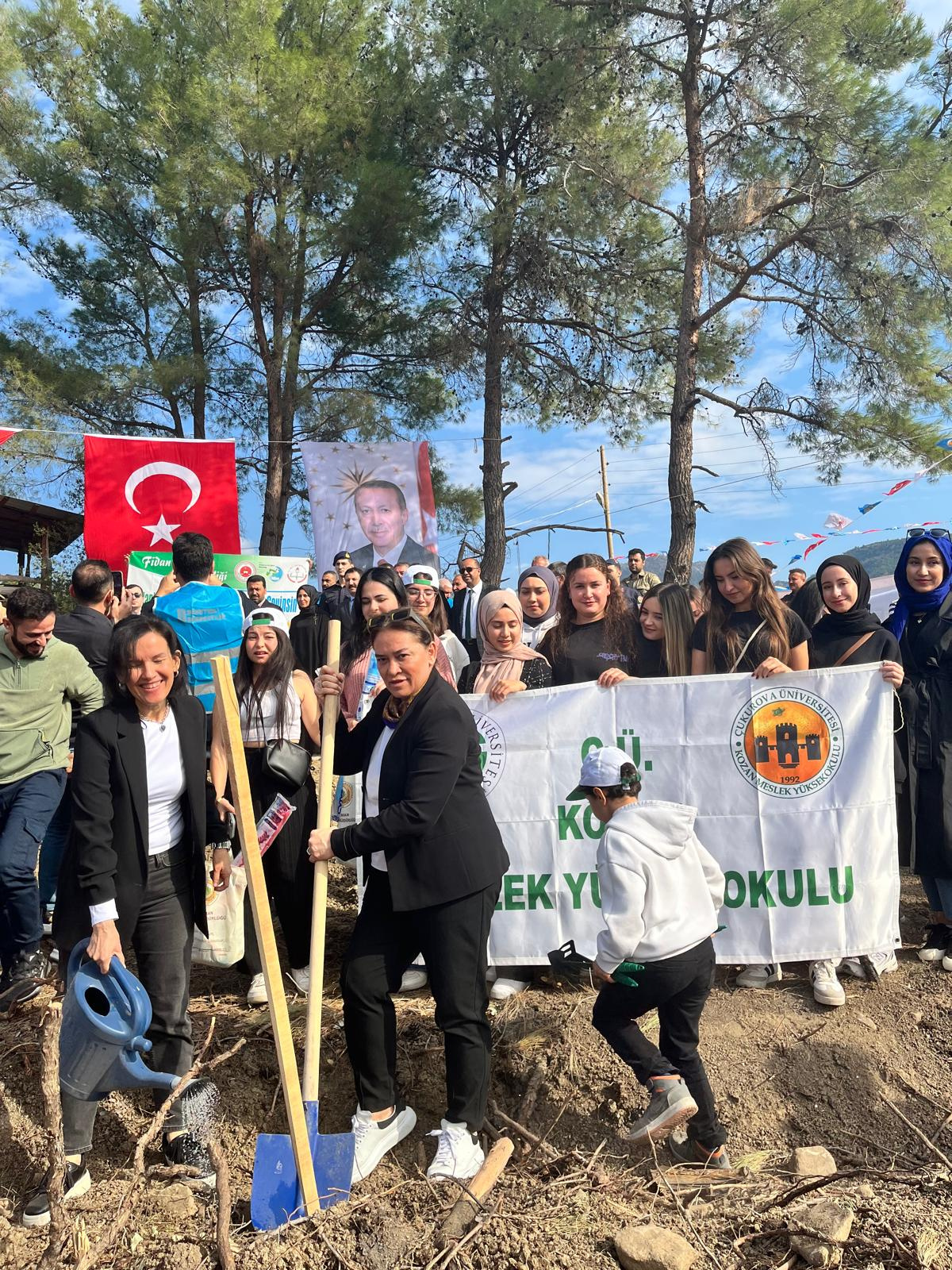 Büro Yönetimi ve Yönetici Asistanlığı Programı Öğrencilerinden Gönüllülük Çalışmaları: “Fidan Dikme Etkinliği” Sosyal Sorumluluk Projesi
