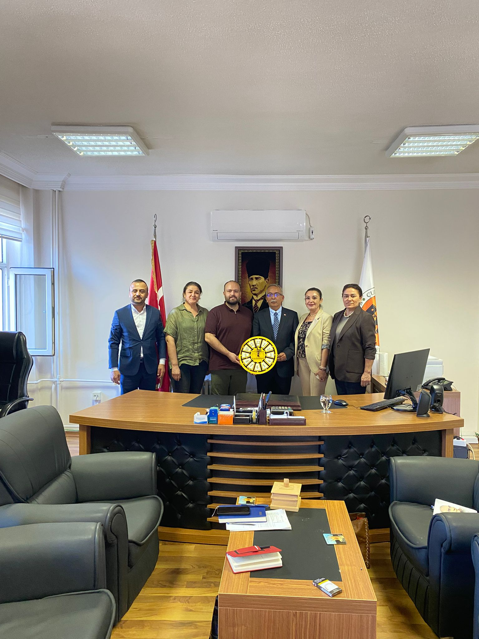 Kozan Kent Konseyi Başkanı ve Yürütme Kurulu Üyelerinden Müdürümüze Nezaket Ziyareti