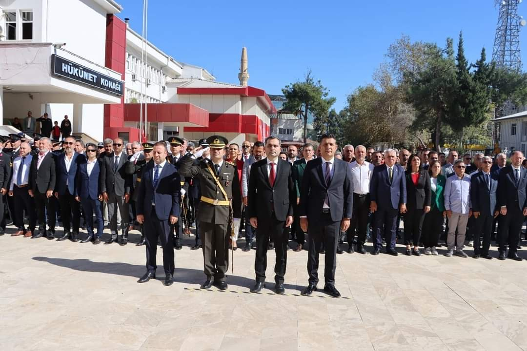 29 Ekim Cumhuriyet Bayramı Çelenk Sunma Töreni ve Cumhuriyet Yürüyüşüne Katıldık